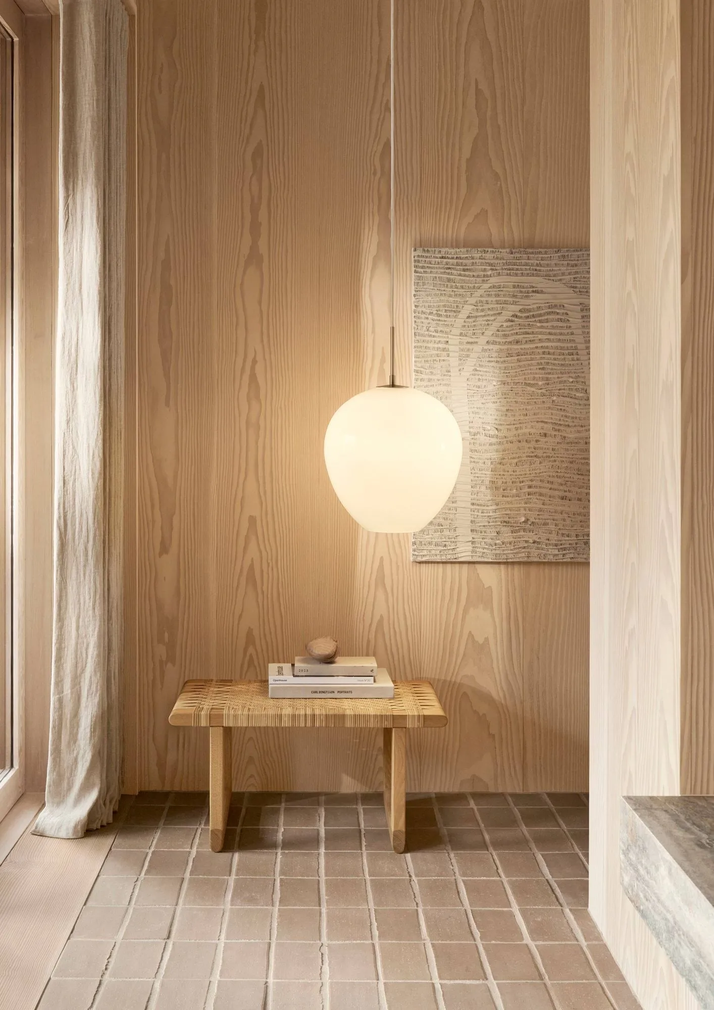 MT221 Tulip-lampen, Opalglass-messing, Ø26 cm Carl Hansen & Søn
