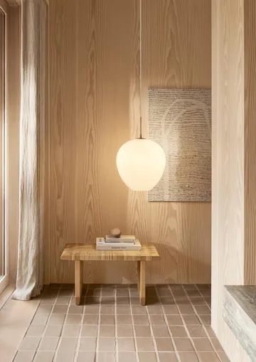 MT221 Tulip-lampen - Opalglass-messing, Ø36 cm - Carl Hansen & Søn