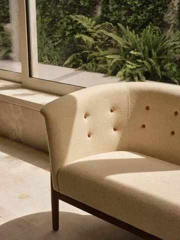 ND52-2 Vita sofa 146 cm - Hallingdal 0200-oljet valnøtt - Carl Hansen & Søn