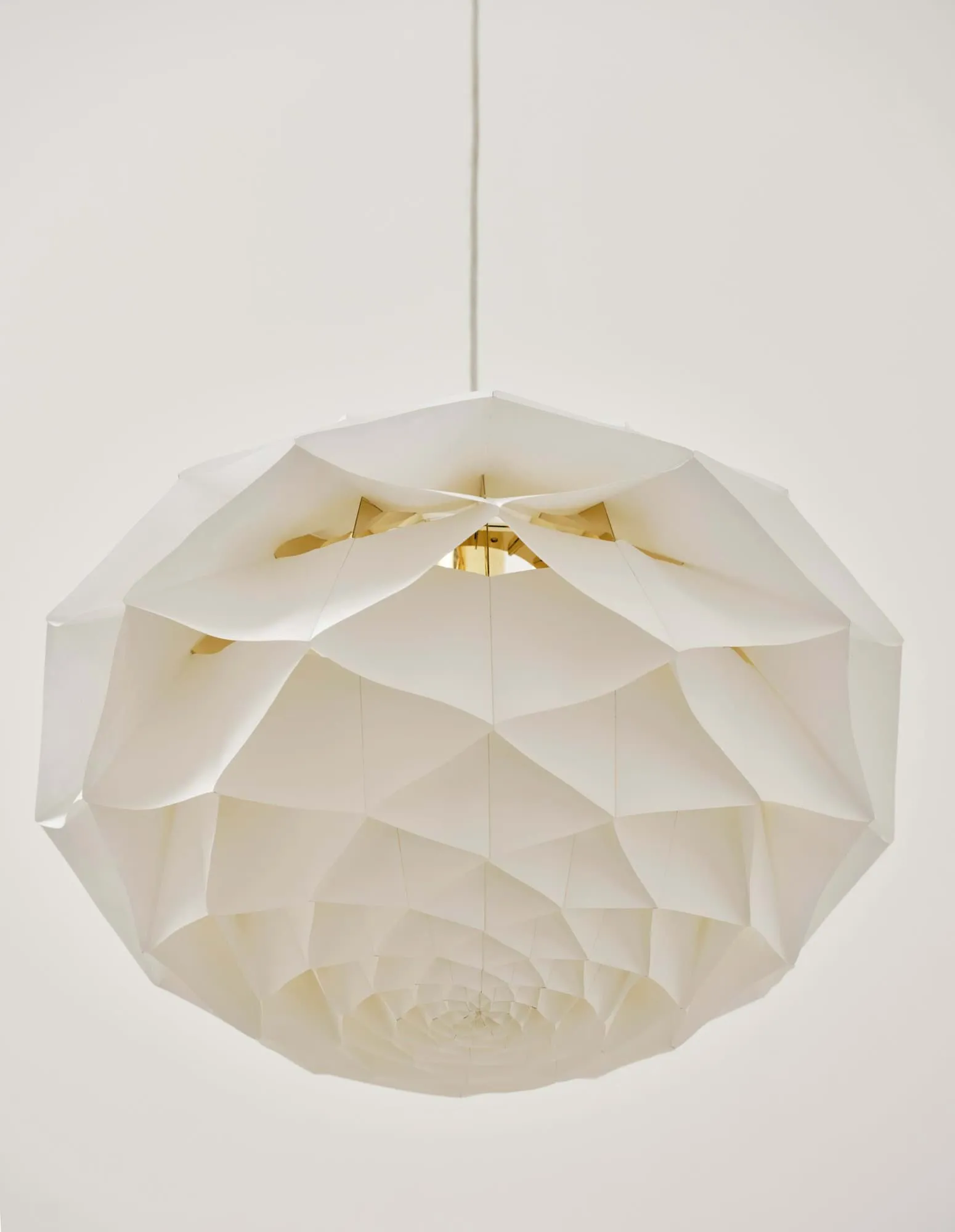 OS111 Begonya pendel, White-brass, Ø50 cm Carl Hansen & Søn