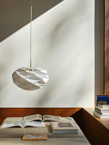 OS111 Begonya pendel - White-brass, Ø50 cm - Carl Hansen & Søn