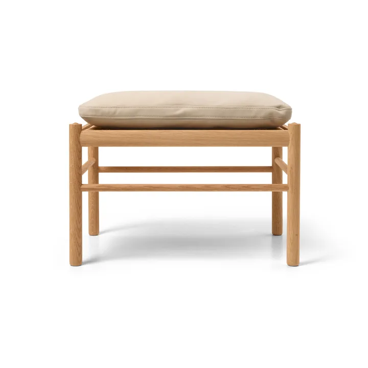OW149F Colonial fotskammel - Terra 20365-oljet eik - Carl Hansen & Søn