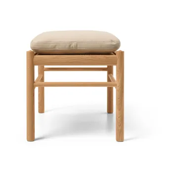 OW149F Colonial fotskammel - Terra 20365-oljet eik - Carl Hansen & Søn