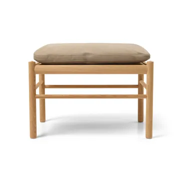 OW149F Colonial fotskammel - Terra 20366-oljet eik - Carl Hansen & Søn