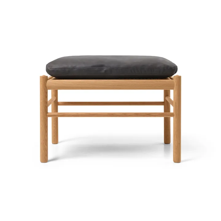 OW149F Colonial fotskammel - Terra 20367-oljet eik - Carl Hansen & Søn