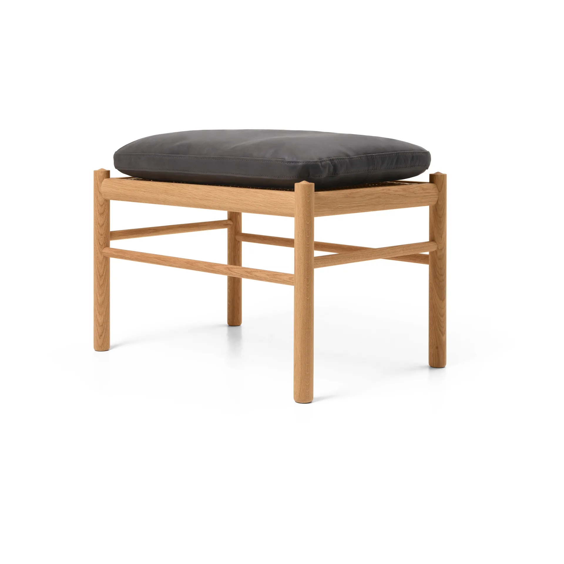 OW149F Colonial fotskammel, Terra 20367-oljet eik Carl Hansen & Søn