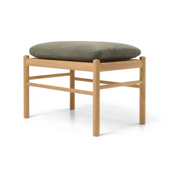 OW149F Colonial fotskammel - Terra 20368-oljet eik - Carl Hansen & Søn