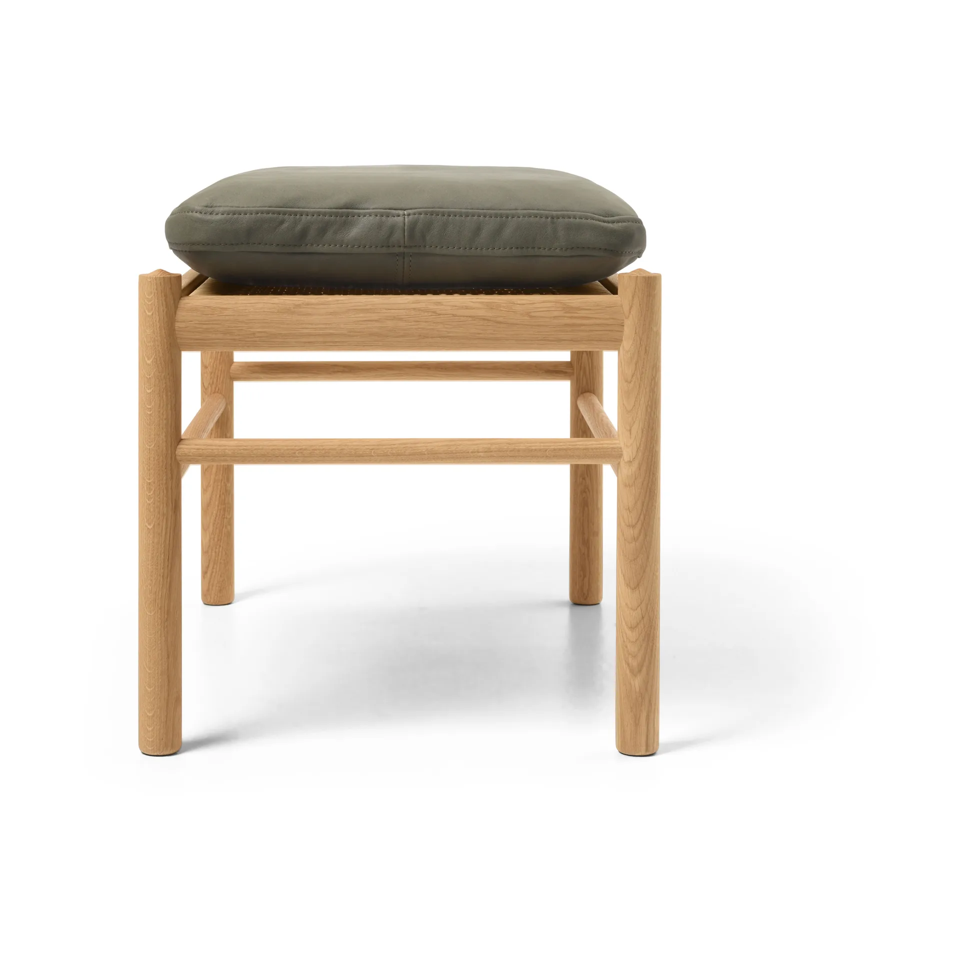 OW149F Colonial fotskammel, Terra 20368-oljet eik Carl Hansen & Søn