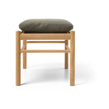 OW149F Colonial fotskammel - Terra 20368-oljet eik - Carl Hansen & Søn