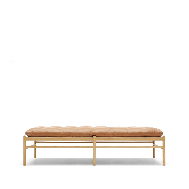 OW150 dagbed - Lær loke 7050 brun- Oljet eik - Carl Hansen & Søn