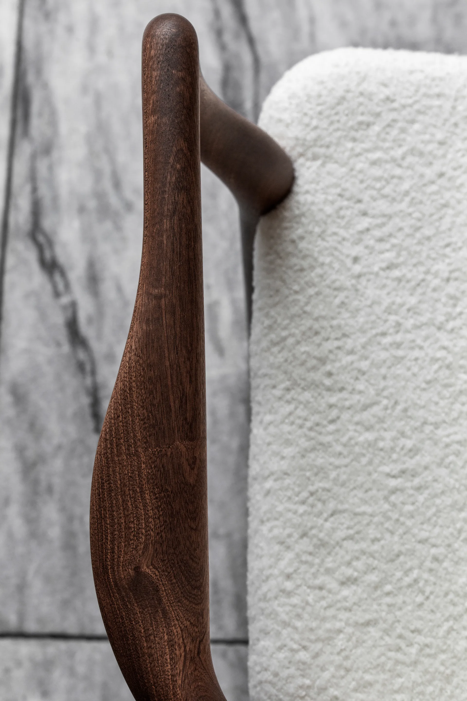 VLA61 Monarch chair armlenestol, Oljebehandlet mahogni-Baru 0200 Carl Hansen & Søn