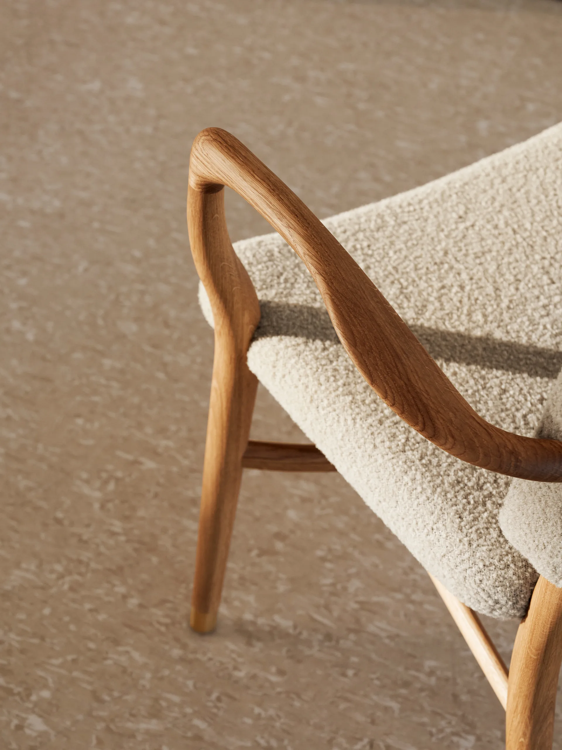 VLA61 Monarch chair armlenestol, Oljed eik-Baru 0410 Carl Hansen & Søn