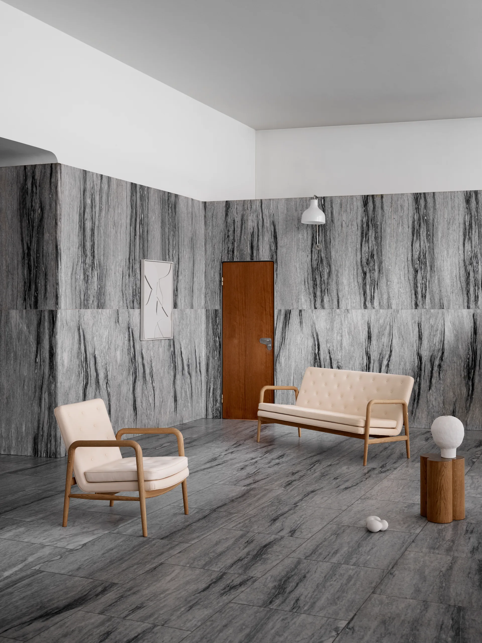 VLA76 Foyer lounge chair, Oljede ek-sif 90 skinn Carl Hansen & Søn