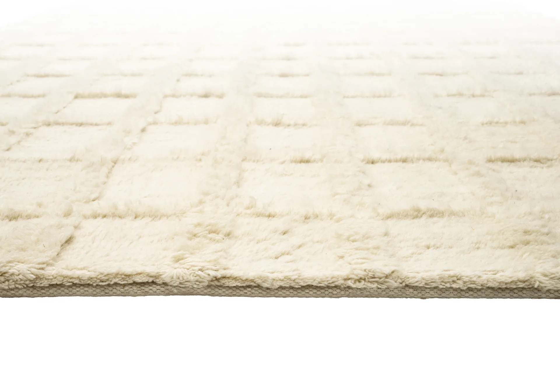 Badal ullteppe, Off-white 170 x 240 cm Chhatwal & Jonsson