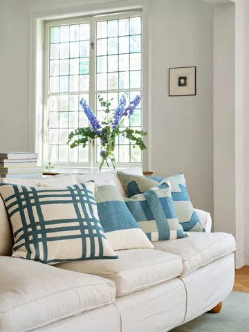 Benaras putetrekk - Heaven blue-aqua-palace blue, 40x60 cm - Chhatwal & Jonsson