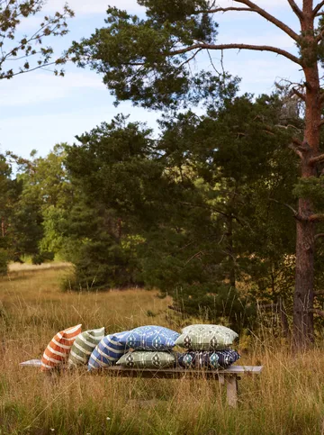 Block Stripe utendørspute 40x60 cm - Riviera blue-off white - Chhatwal & Jonsson