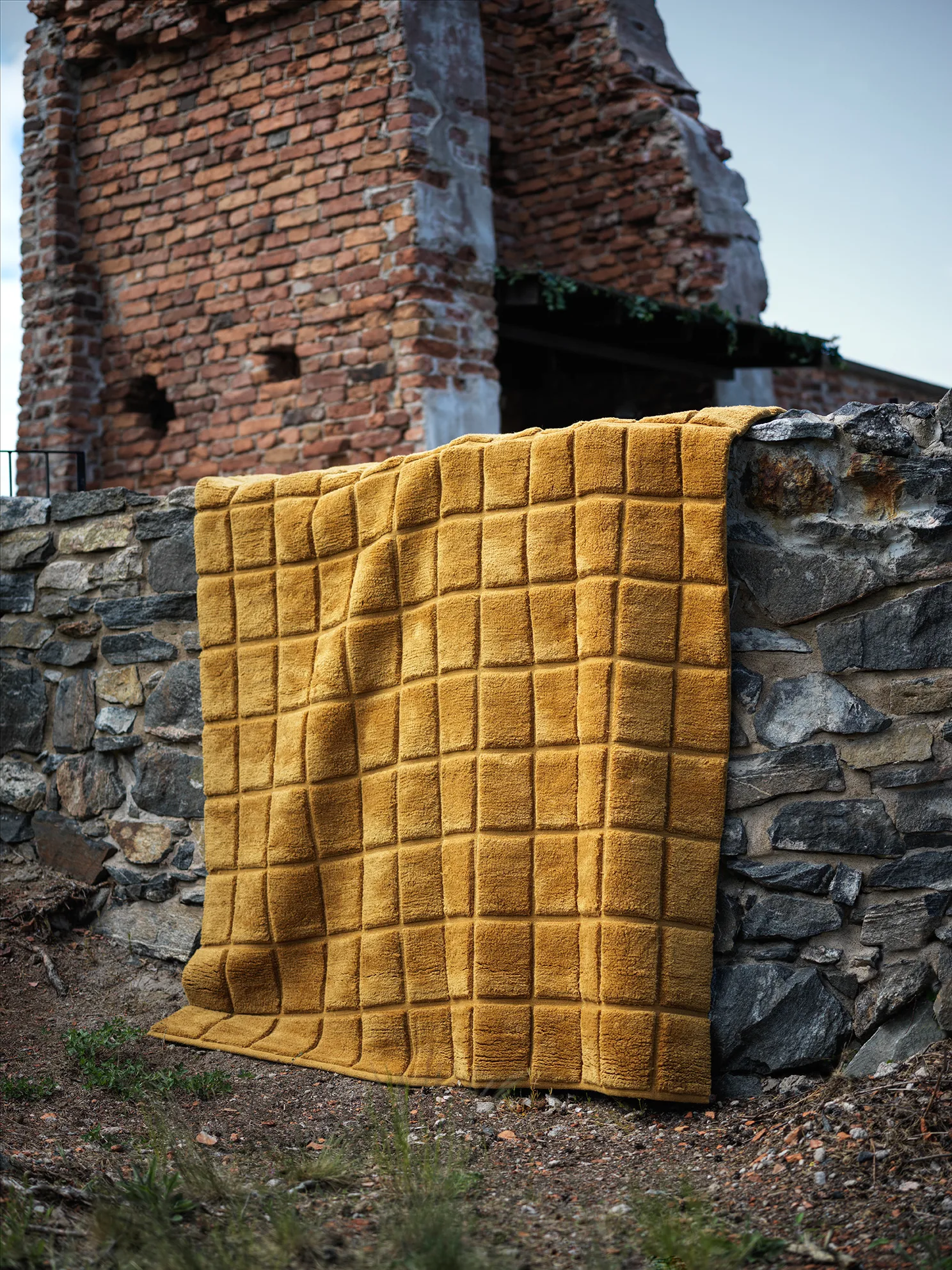 Loha teppe 213 x 296 cm, Masala yellow Chhatwal & Jonsson