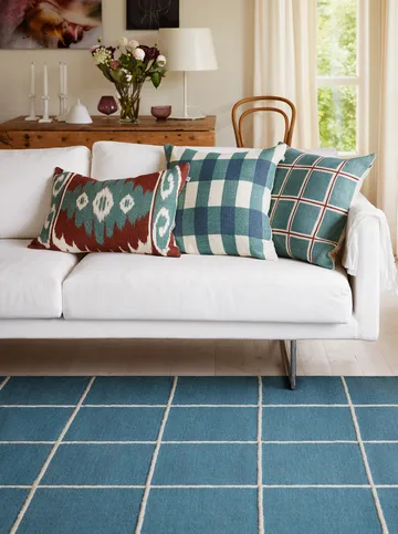 Milan teppe - Heaven blue-off white, 180x270 cm - Chhatwal & Jonsson