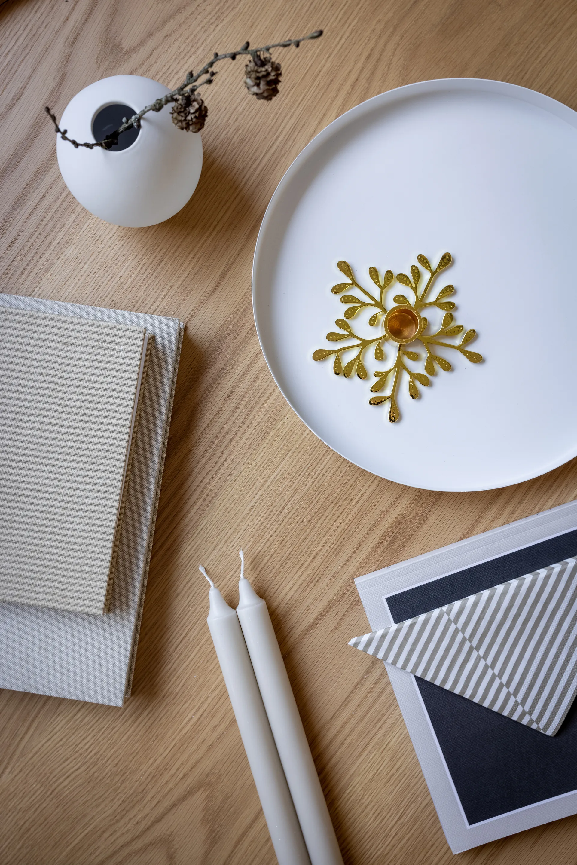 Mistletoe lysestake, Messing Cooee Design