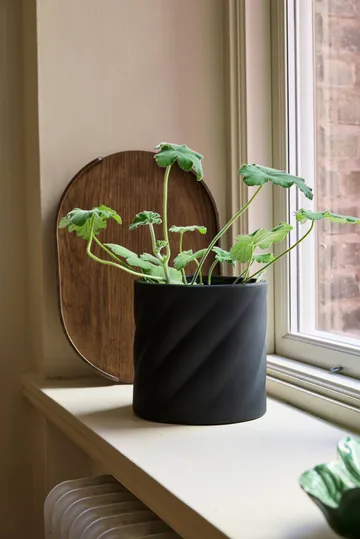 Twist blomsterpotte - Black, medium Ø19 cm - Cooee Design