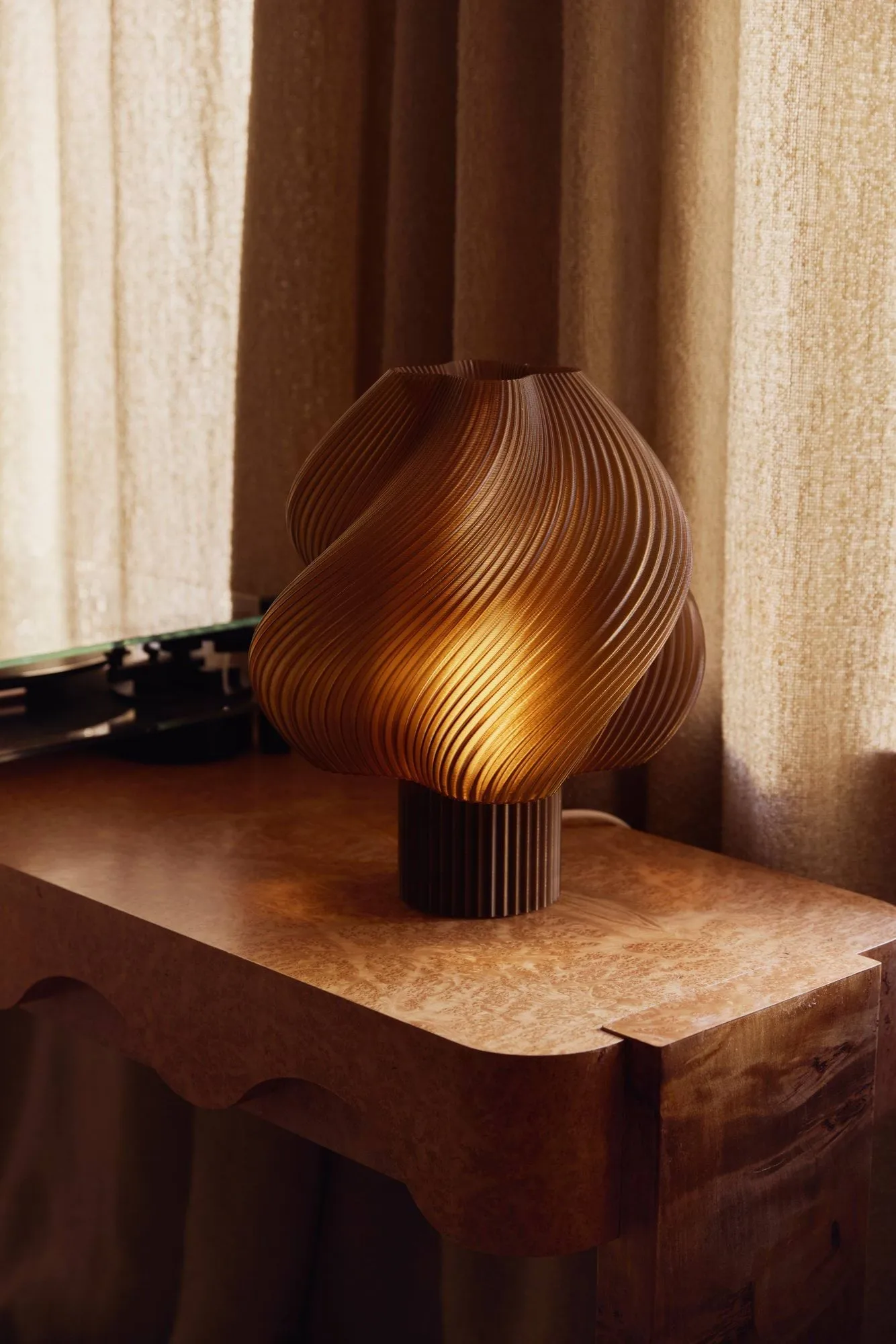 Soft Serve bordlampe, Caramel, Grande, 34 cm Crème Atelier