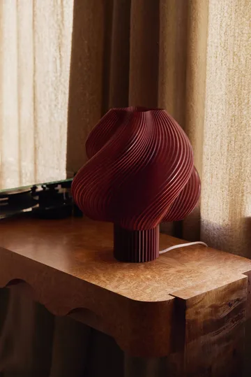 Soft Serve bordlampe - Cherry, Grande, 34 cm - Crème Atelier