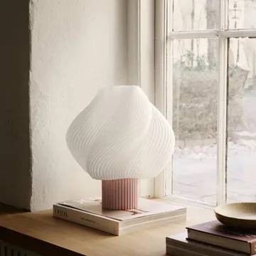 Soft Serve bordlampe - Wild strawberry, Grande, 34 cm - Crème Atelier