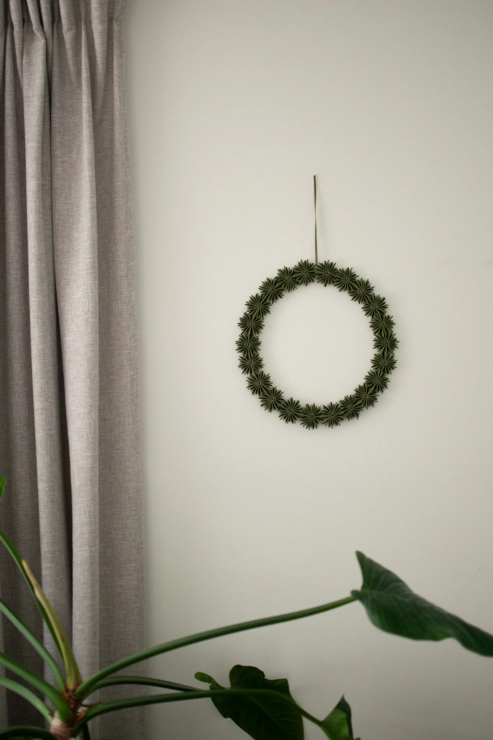 Paper flake wreath dekorasjonskrans Ø35 cm, Green DBKD