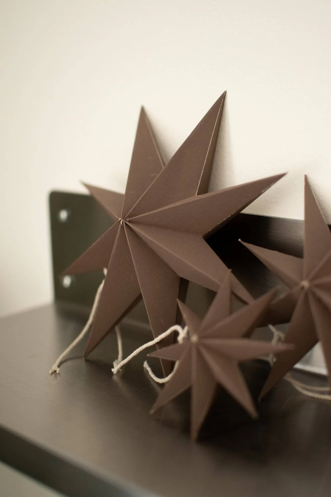 Paper winter star dekorasjonshengel, Brown, large, Ø19 cm DBKD