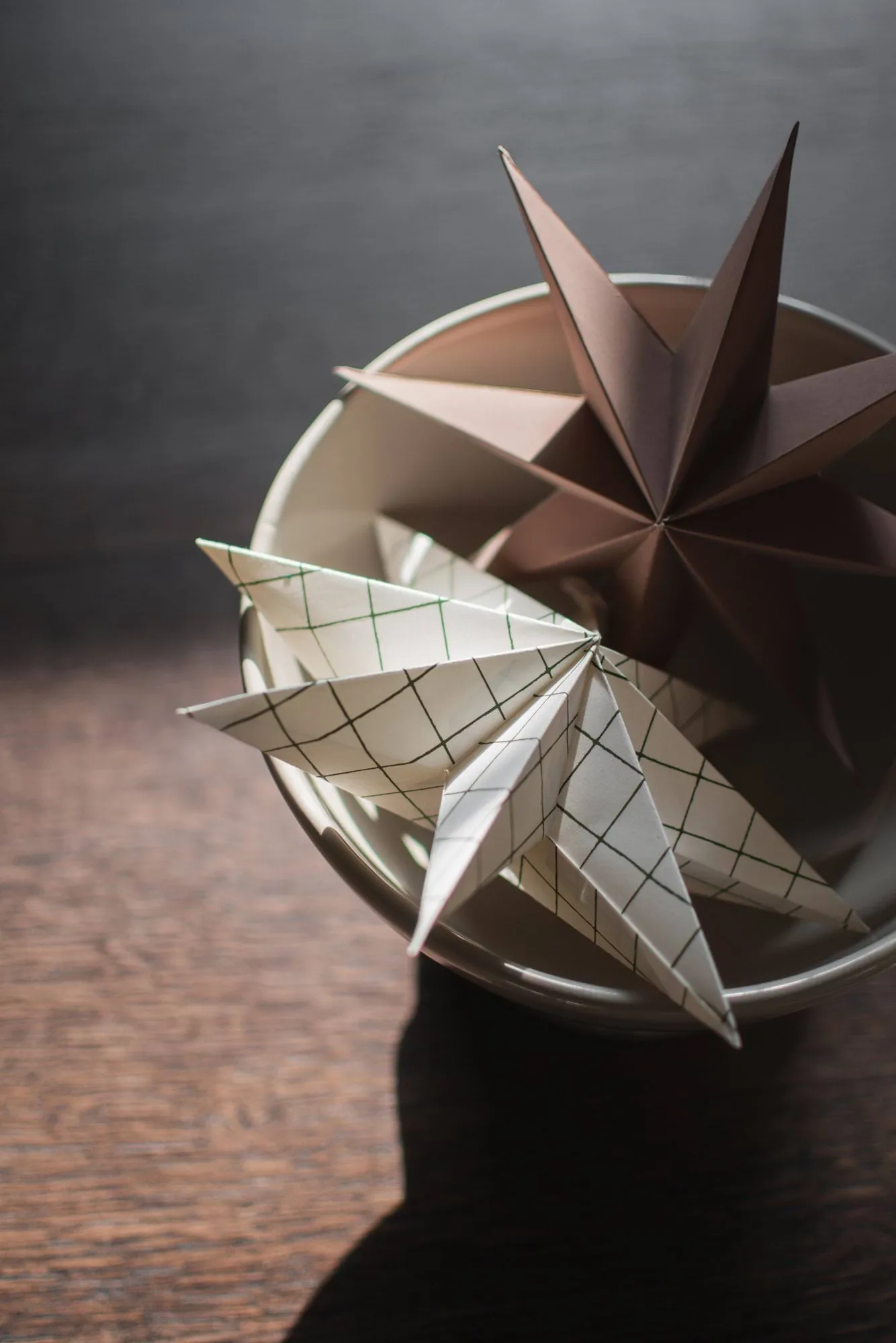 Paper winter star dekorasjonshengel, Square white, large, Ø19 cm DBKD