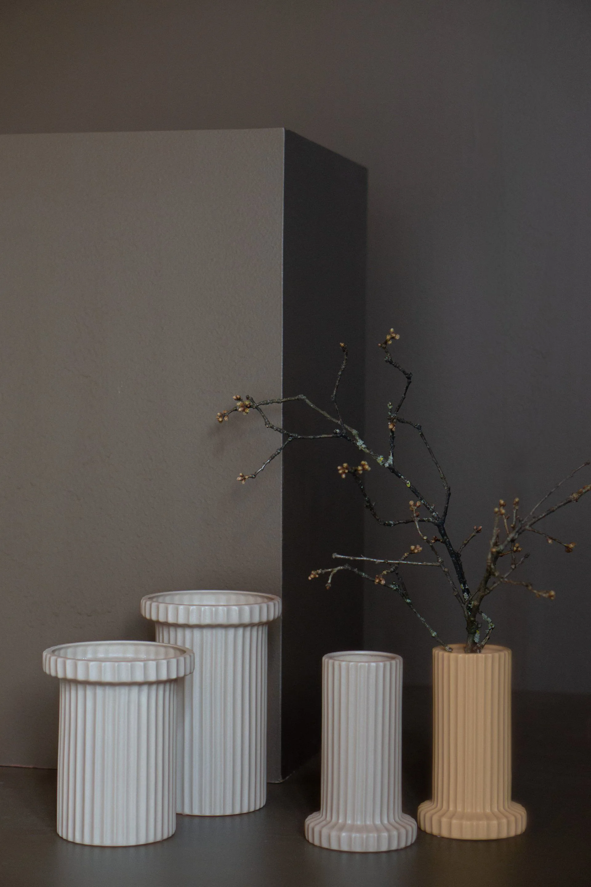 Stripe potte stor h22 cm Ø12 cm, Sandy mole DBKD