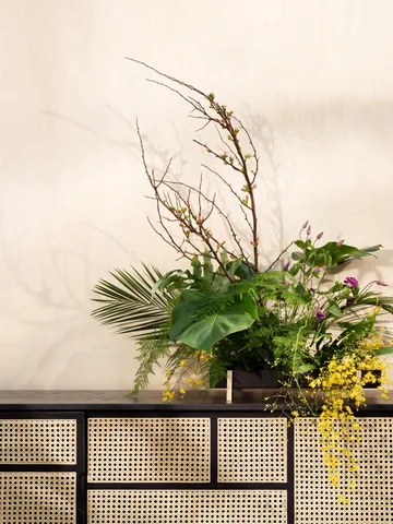 Air skjenk low - svart, rotting - Design House Stockholm