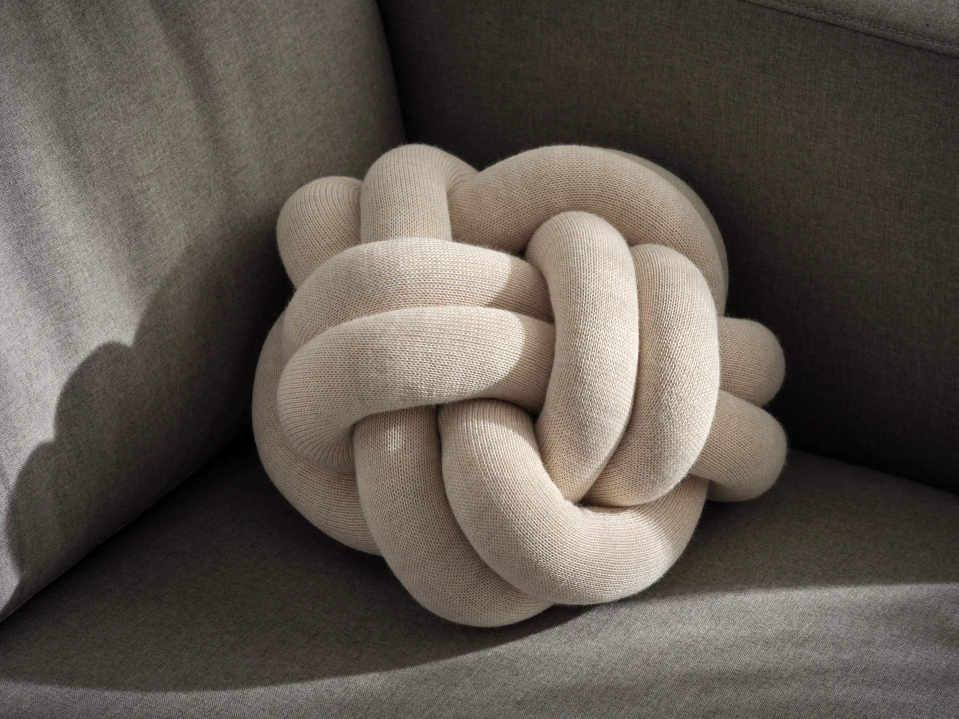 Knot pute, Cream Design House Stockholm
