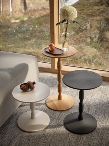 Pedestal bord Ø 31 x 67,5 cm - Stained white grey - Design House Stockholm