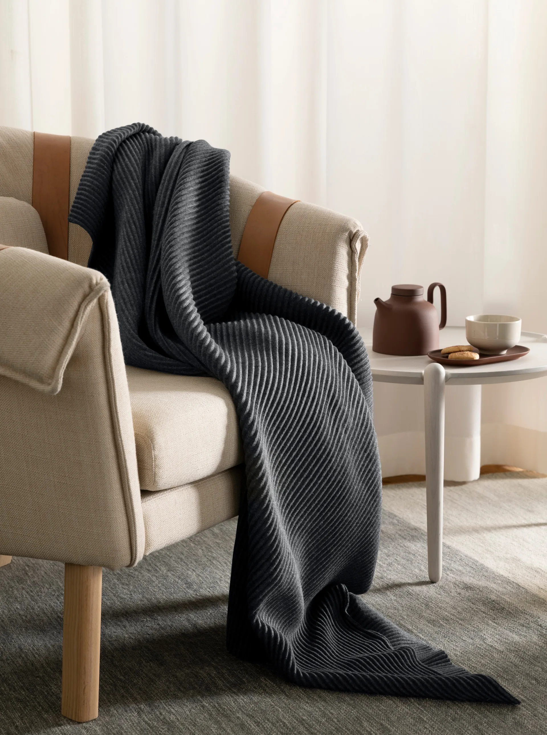 Pleece pledd 140 x 160 cm, Mørkegrå Design House Stockholm