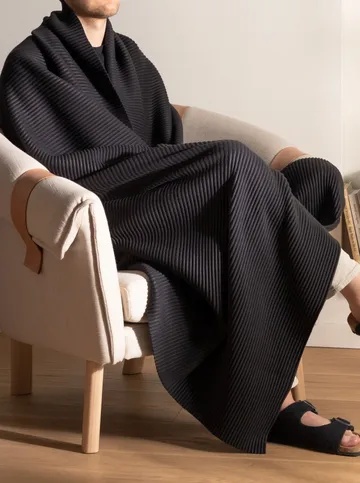 Pleece pledd 140 x 160 cm - Sort - Design House Stockholm