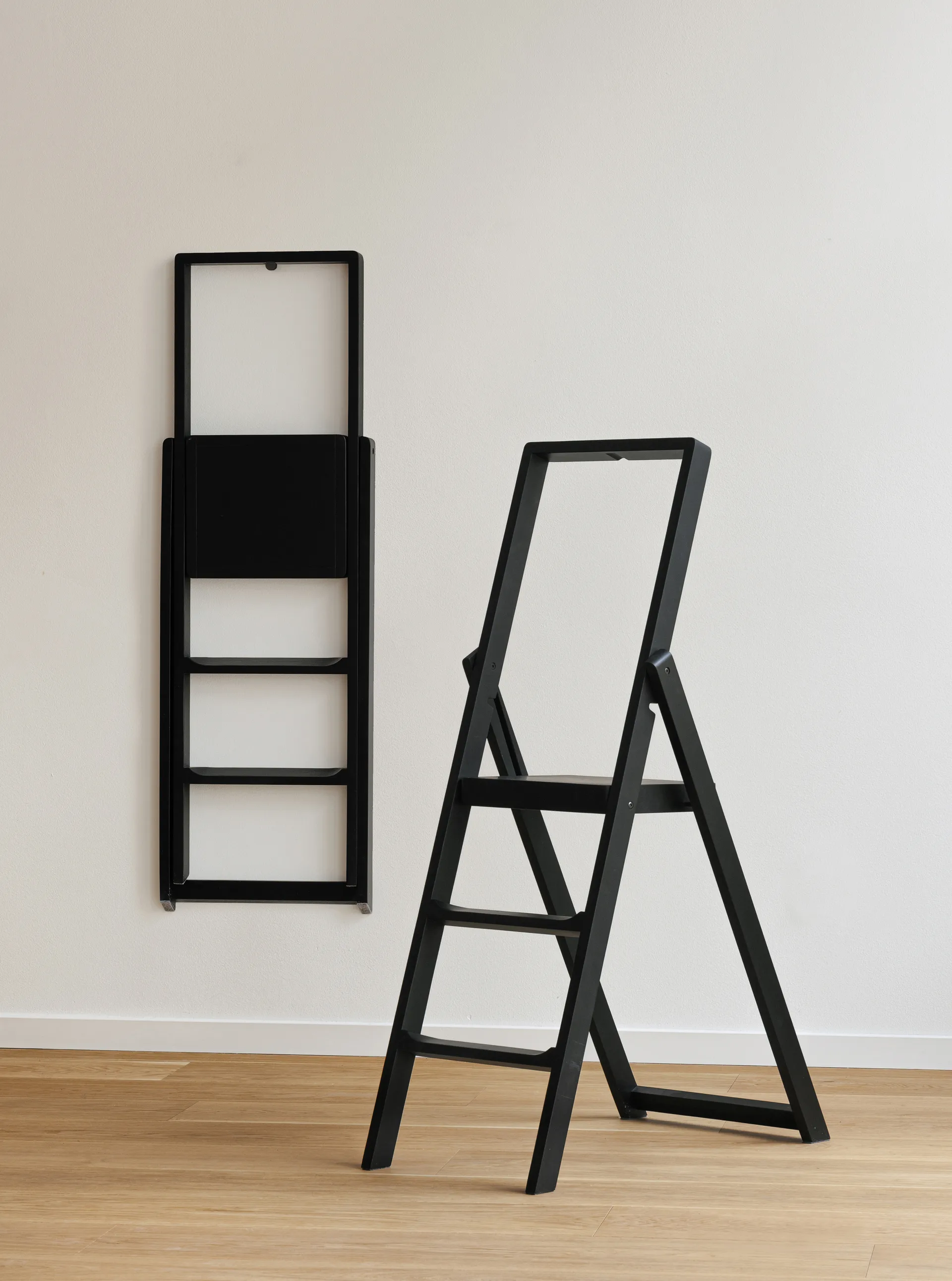 Step Gardintrapp, Sortbeiset Design House Stockholm