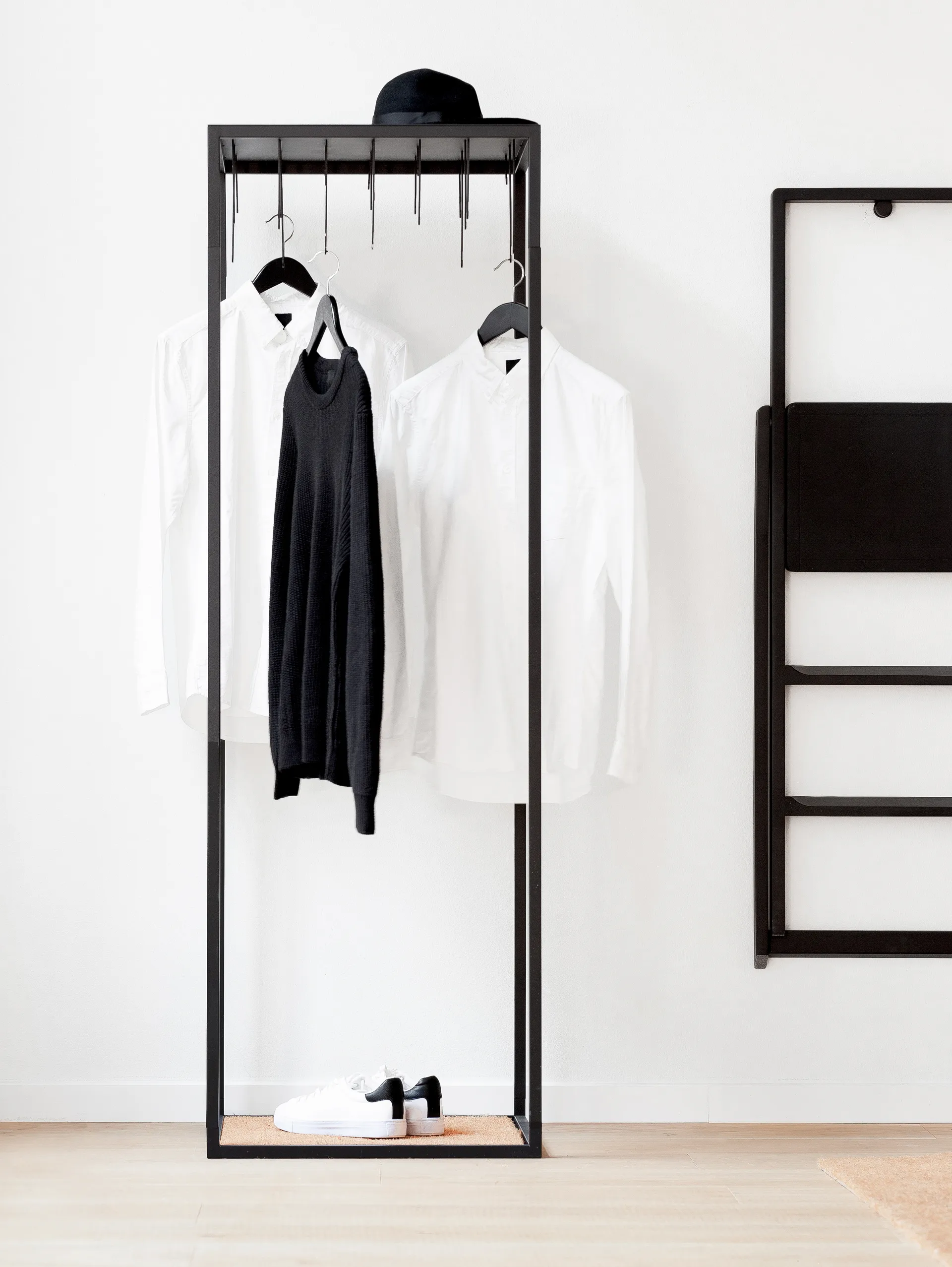 Step Gardintrapp, Sortbeiset Design House Stockholm