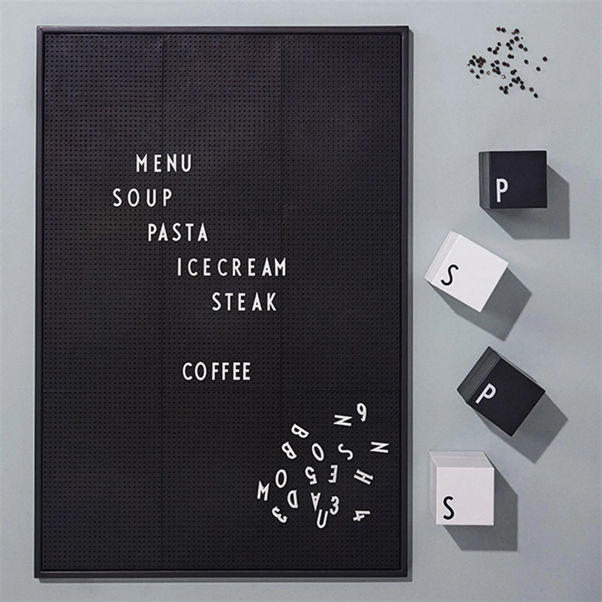 Design Letters bokstavsboks, Hvite bokstaver Design Letters