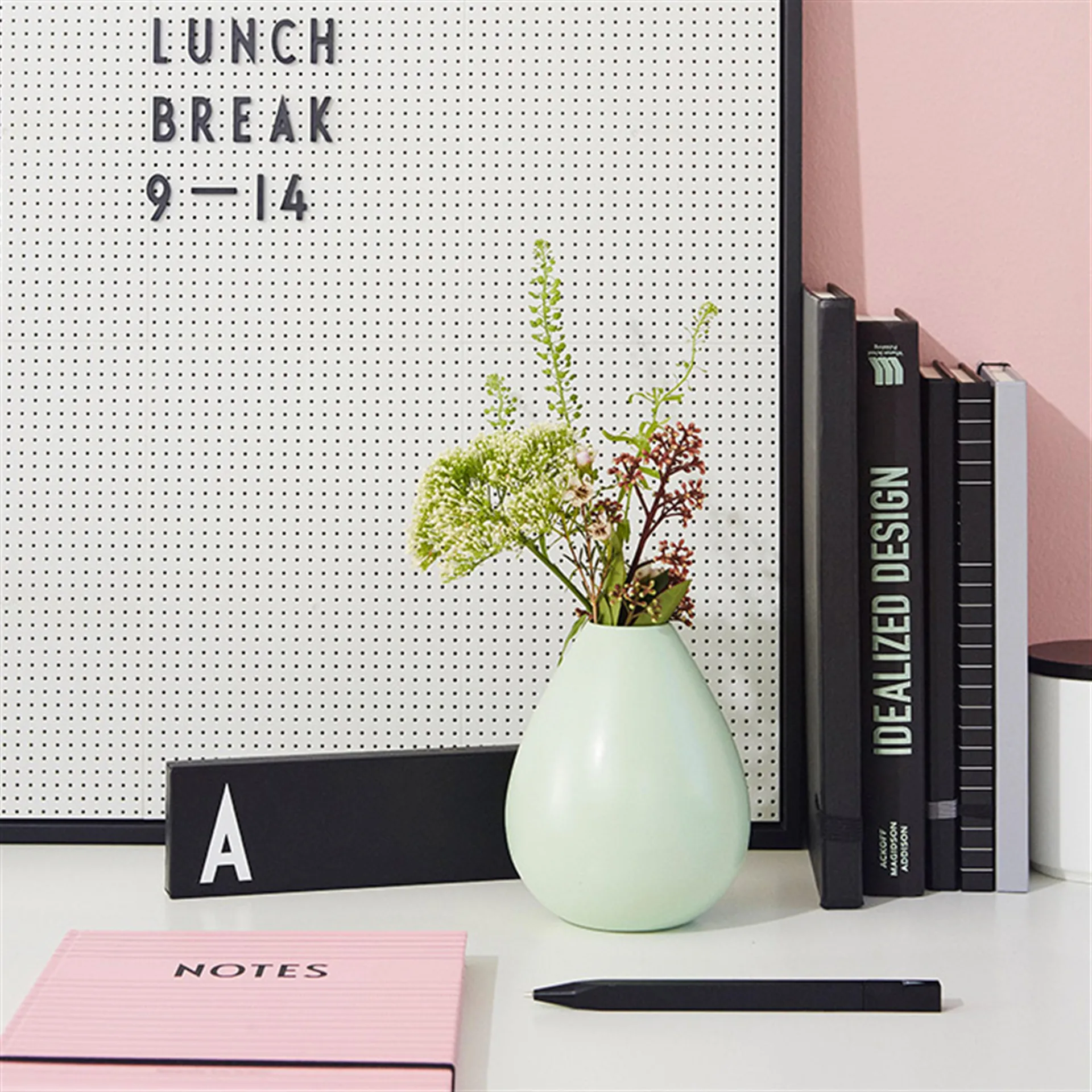 Design Letters bokstavstavle A2, grå Design Letters