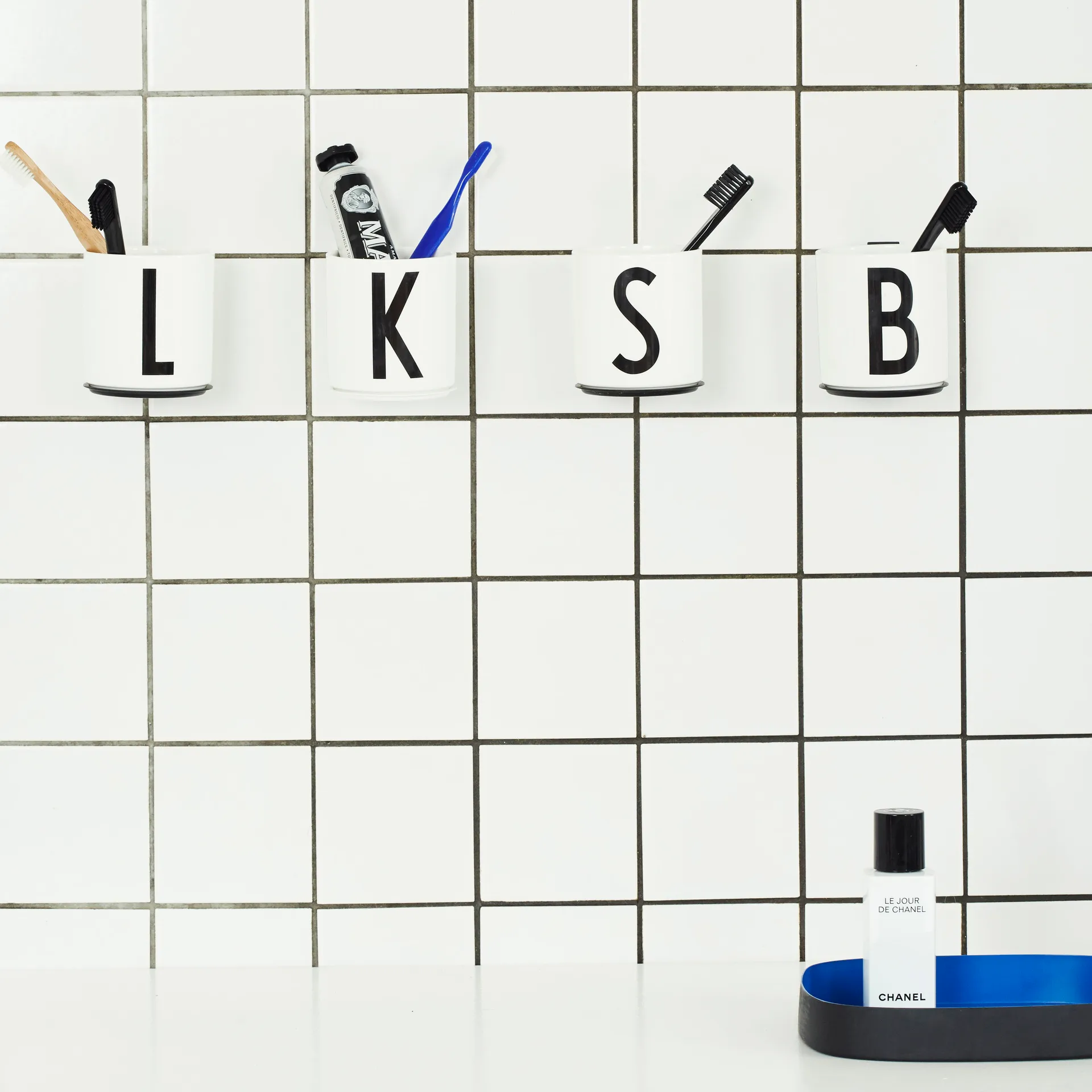 Design Letters koppholder, sort Design Letters