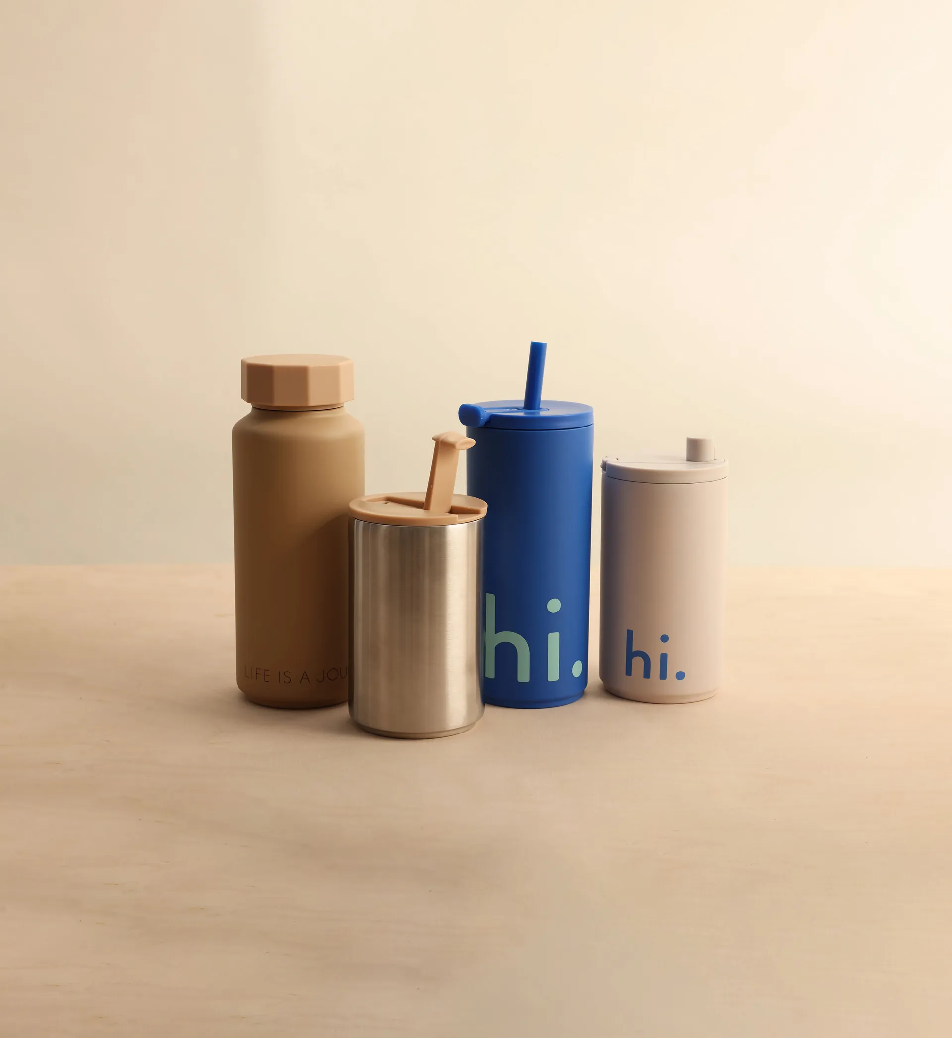 Travel Life termosflaske med sugerør 50 cl, Hi-cobalt blue Design Letters