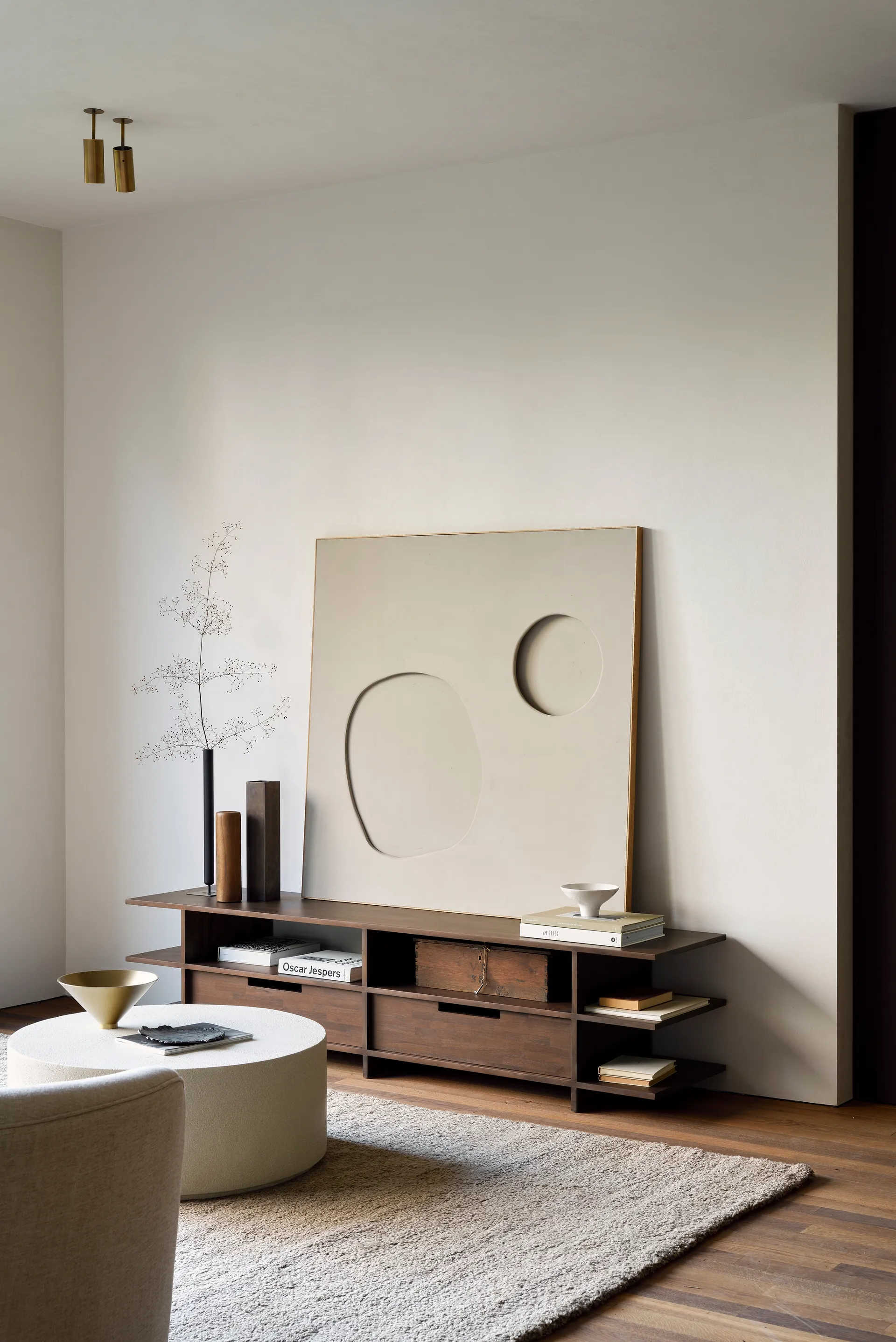 Kabuki mediabenk, Mørkbeiset teak Ethnicraft