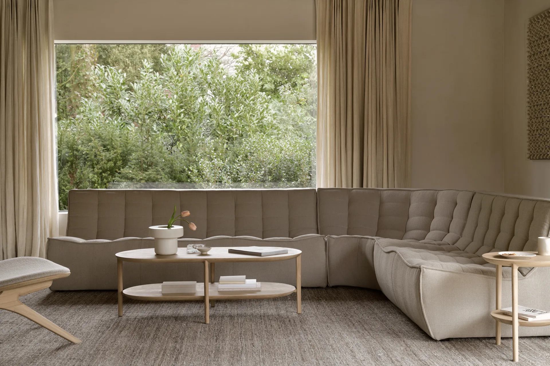 N701 modulhjørnesofa med rett hjørne, stoff Ecru Beige, 301x231 cm,  Ethnicraft