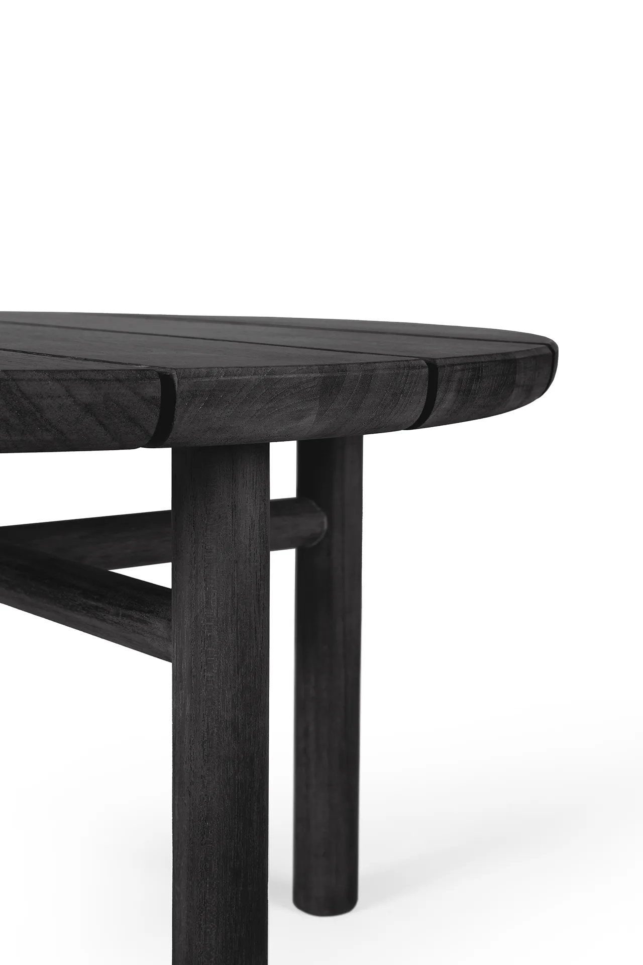 Quatro outdoor salongbord svartbeiset teak, Ø 59 cm Ethnicraft