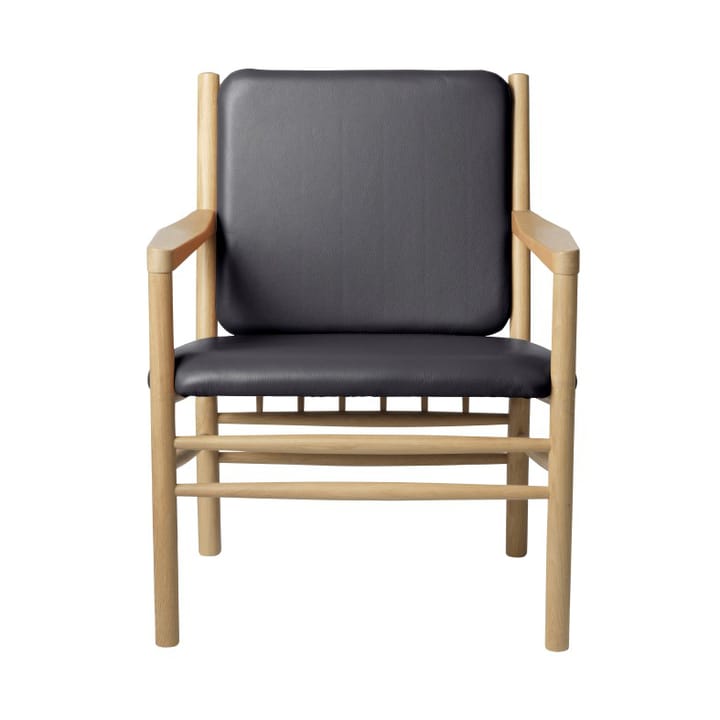 J147 lenestol - Oak nature lacquered-black leather - FDB Møbler