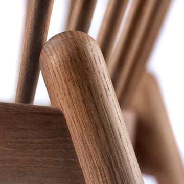 J166 Jørna stol - Smoked oak-black lær - FDB Møbler