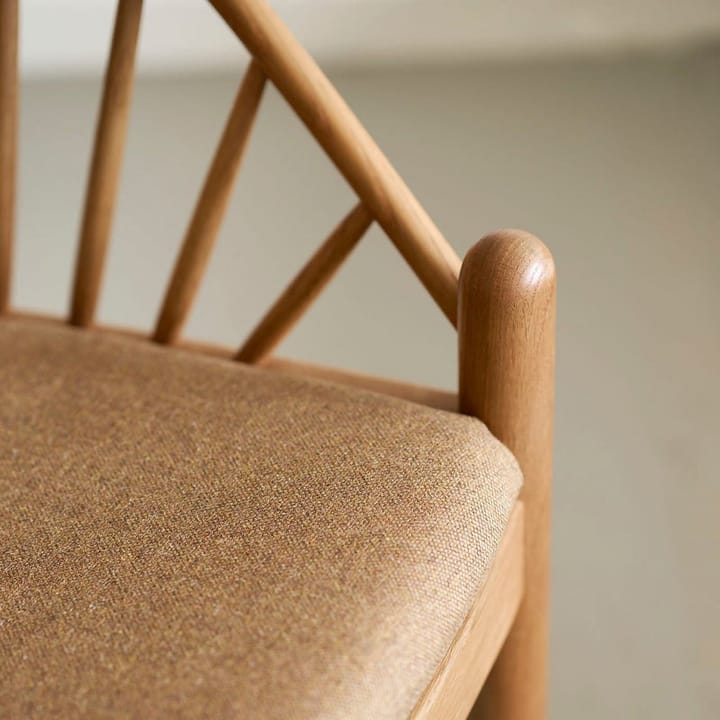 J166 Jørna stol, Smoked oak-brun FDB Møbler