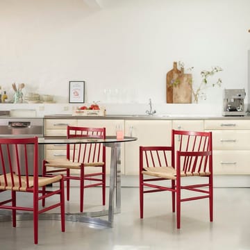 J81 karmstol - Ruby red bøk-papirstreng - FDB Møbler