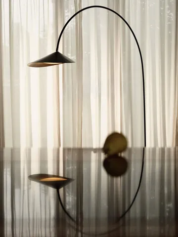 Arum arched gulvlampe - Black - Ferm Living